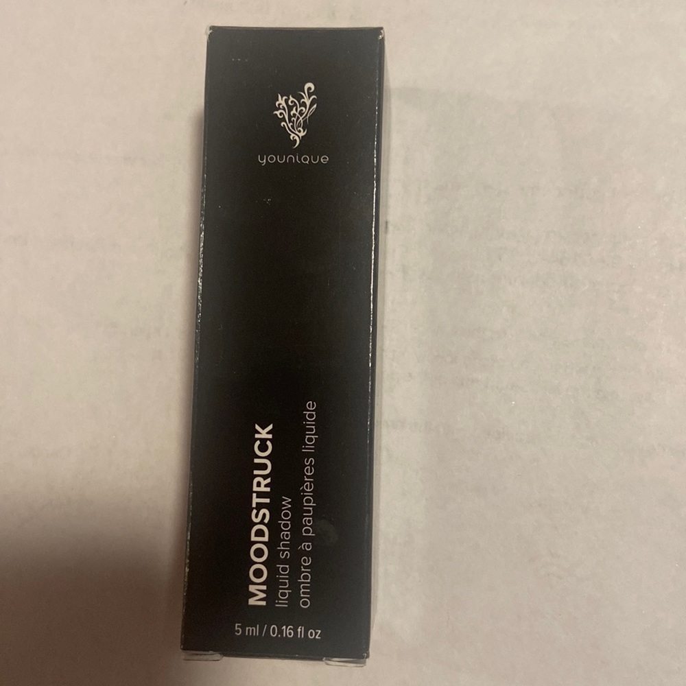 Younique Moodstruck liquid shadow in the shade Reverent